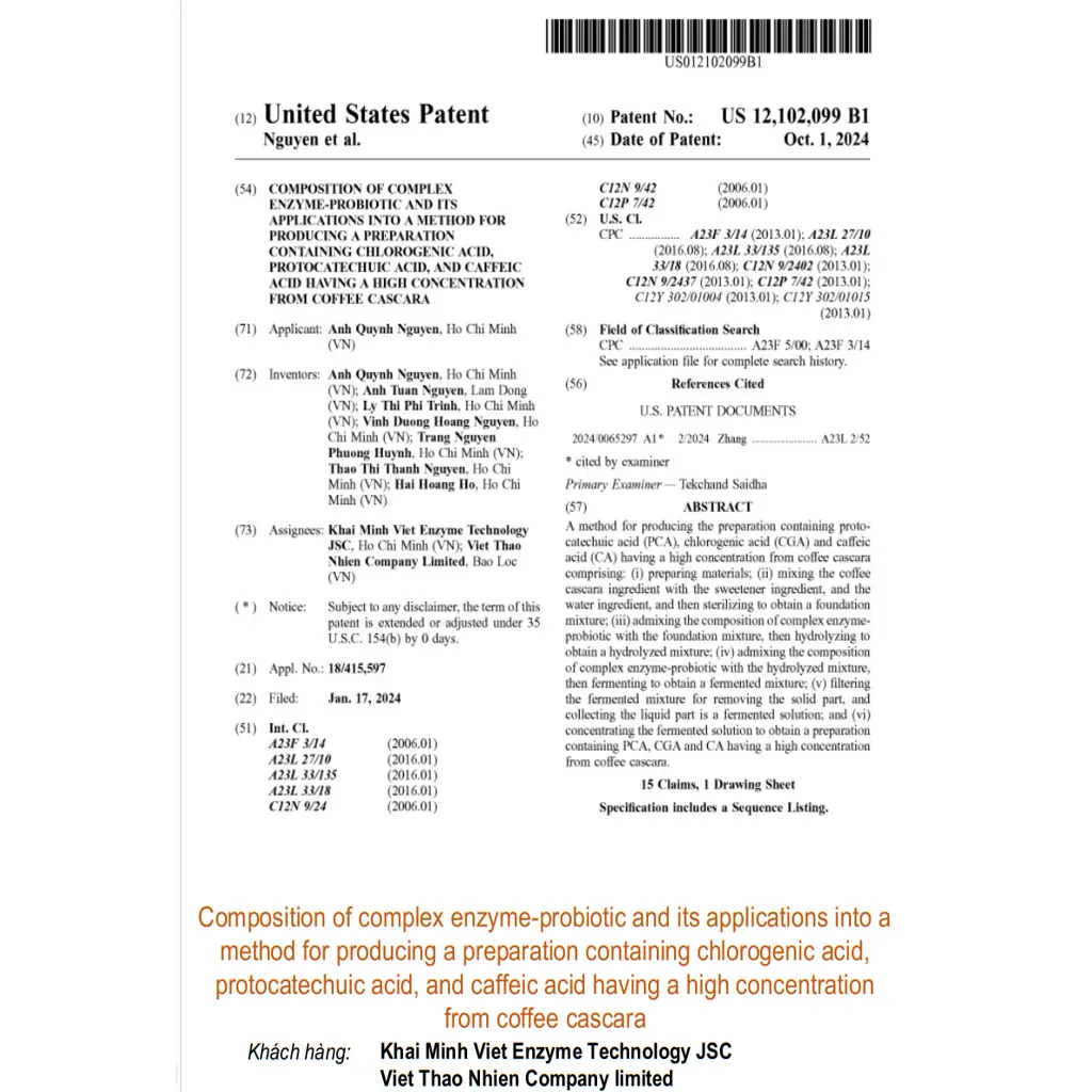 Composition of complex enzyme-probiotic and its applications into a method for producing a preparation containing chlorogenic acid, protocatechuic acid, and caffeic acid having a high concentration from coffee cascara